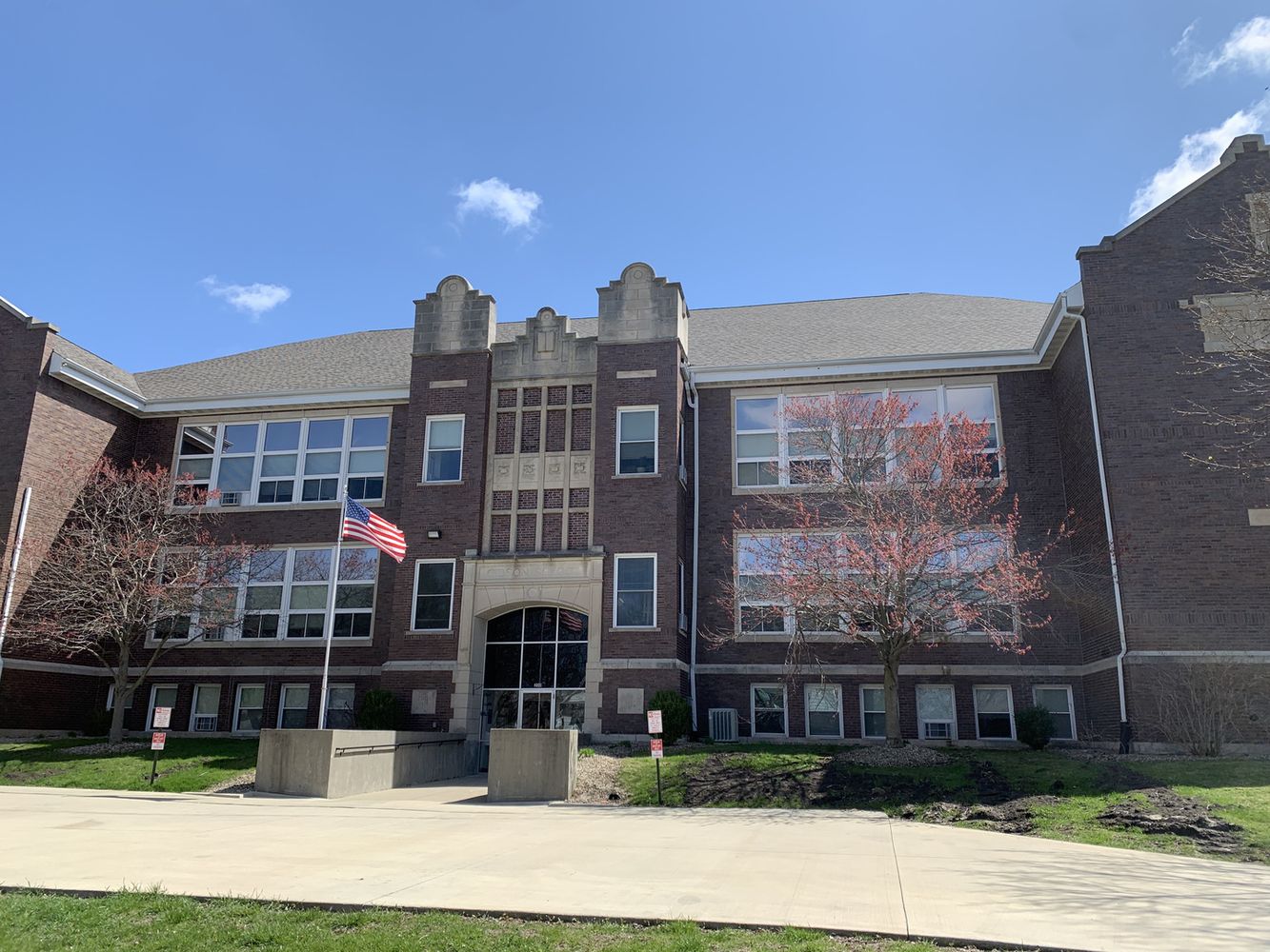 200 N Melvin St, Gibson City, IL 60936